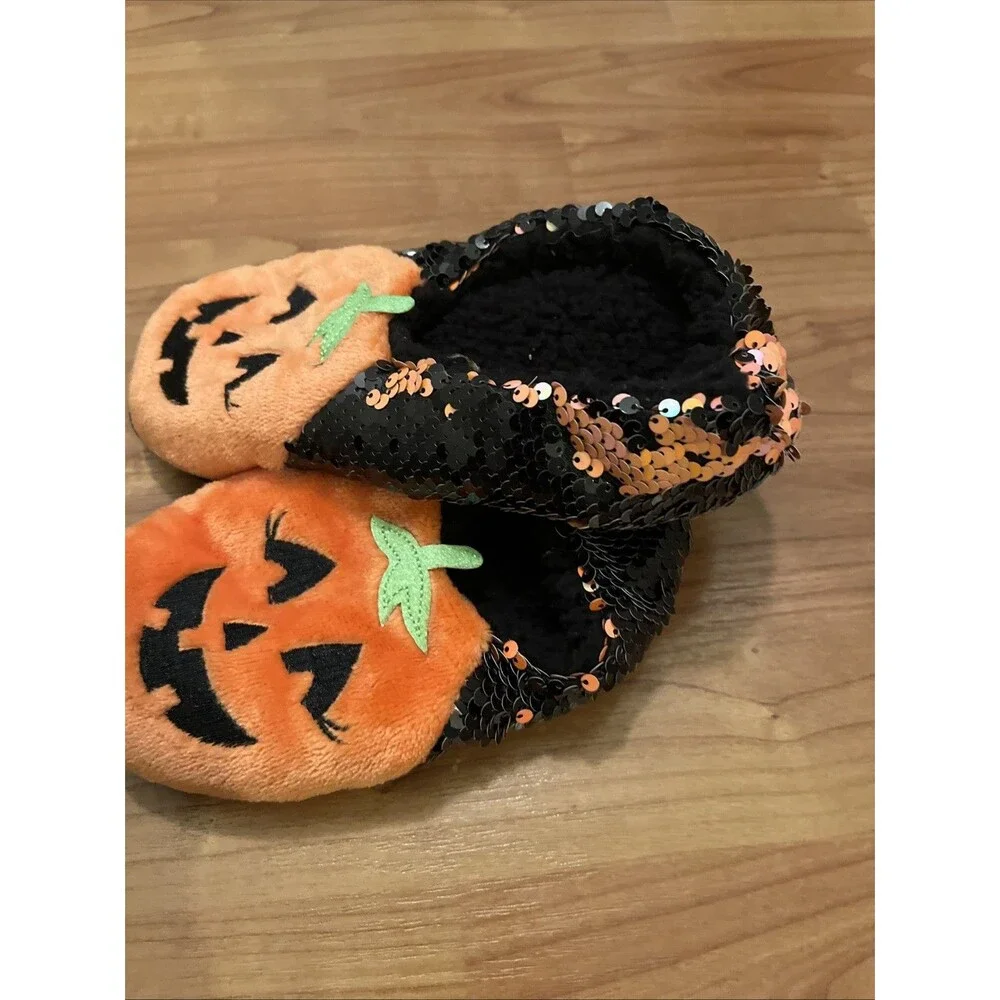 Hyde and EEK Halloween Pumpkin Slipper Socks Women's Size S/M (5-7) Multi-Color